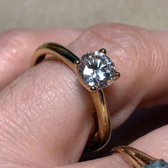 Stunning cubic zirconia engagement style ring. Adjustable! - Picture 3 of 16